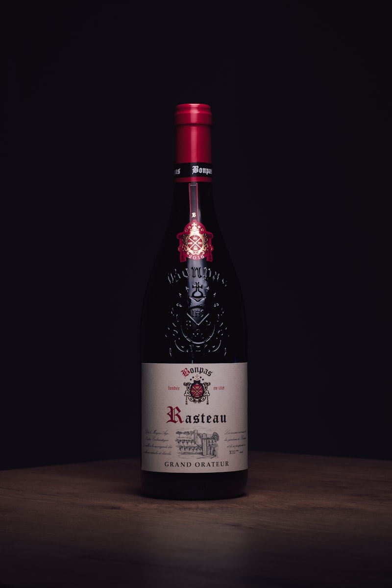 隆河 Rasteau 產區紅酒瓶